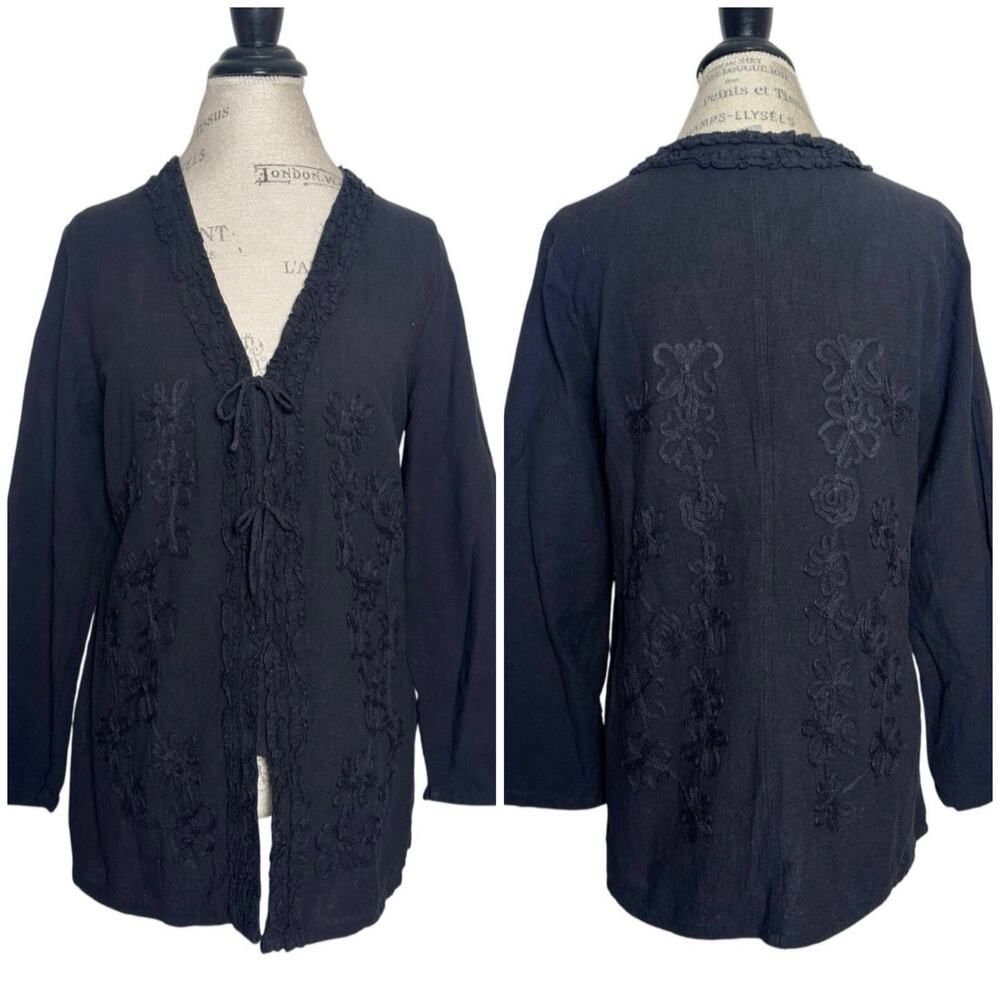 Soft Surroundings | Women | Black Floral Embroidered Snap Buttton Top | Sz MP